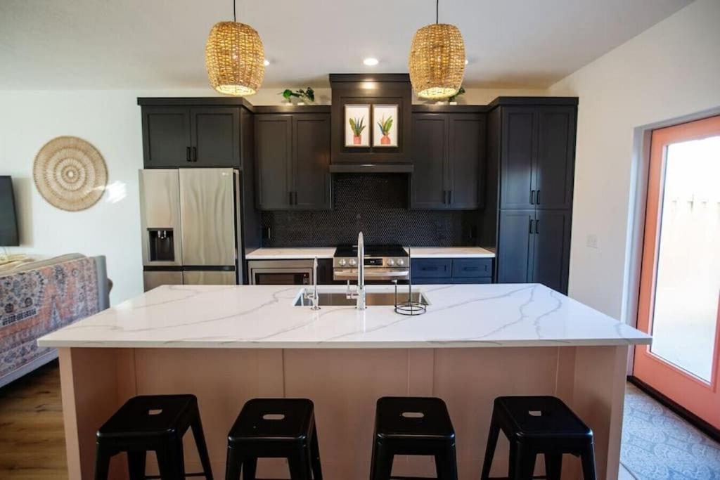Villa Coral Reef - Brand New Build, Pet Friendly, Private Pool! Sleeps 9! Panama Stadt Exterior foto